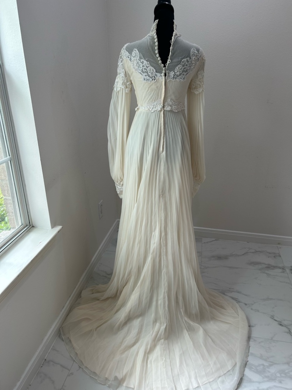 Wedding Dress Vintage Ivory Lace & Pleated Long-Sleeve Dress - Picture 12 of 12